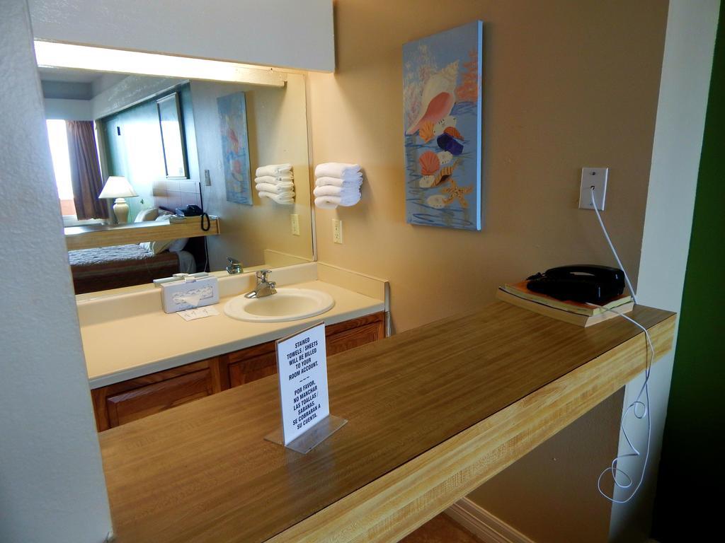 Padre South Hotel On The Beach South Padre Island Esterno foto